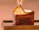 本のように“めくって食べる”27層のクロワッサン食パン、ロイヤルパインズホテル浦和で