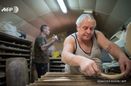 フランスのパン店主　ホームレスの男に1ユーロで仕事の権利を売る
