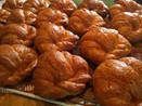 パラパラこぼれにくい北海道バタークロワッサン 仲町台のパン店で限定提供