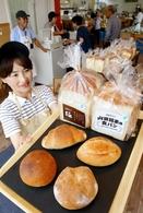 米粉と山田錦の酒かすで味わい　小野にパン店開業
