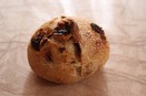 鎌倉の小さなパン屋さん「にちりん製パン」の、人気のレーズンロール＆こだわり雑穀ブレッド