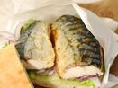 焼き魚とパン、合いすぎ！ コストコ『さばサンドウィッチ』はトルコB級グルメを堪能できるお得パック