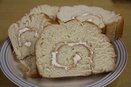 ふわふわ食感＆砂糖のシャリシャリ！沖縄の菓子パン「うずまきパン」を食べてみた