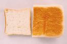 “餅”の焼き印入り「もち小麦食パン」は“バターの入れ忘れ”で誕生した!?／パネッテリア・ヴィヴォ（VIVO）