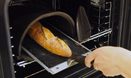 自宅のオーブンがパン窯に変身！鋳鉄製ベーキングシステム『Fourneau 2.0』が気になるぞ