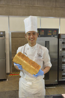 第2回　ベーカリージャパンカップ　食パン部門入賞者　優勝は芳野シェフ