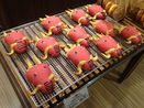 ものすごく……エビです　松坂屋上野店に「えびパン」出現　ズラッとエビが並んでいます