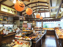 山陽小野田の人気パン店「須恵の郷」が10周年　社長「努力を続け誠実に」