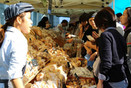青山パン祭りメンバーが贈る、パン好きの人々と共に作る一冊！