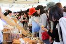 多彩なパンが一堂に　約４０店が参加し、青山で祭典