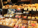 三軒茶屋のパン店「濱田家」が15周年　「豆パン15円」キャンペーンも