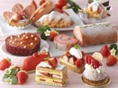 【リーガロイヤルホテル（大阪）】苺を使った可愛らしいケーキやパン、焼き菓子24種類がラインアップ