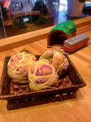 湯本駅の「箱根カフェ」に「紫陽花パン」－見ごろに合わせて販売
