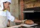 まき窯のパン香ばしく　森町に大場さん開設　昔ながらの製法話題