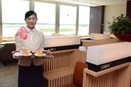 JAL、国内線ラウンジで「JAL特製焼きカレーパン」提供　飲食サービス拡充