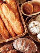 神戸で「パン祭り」　県内14社のパン店が出店、食パン配布も
