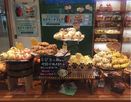 ネコやイヌ、ペンギンなどキュート過ぎるパンがSNSで話題！大阪難波にある人気パン屋さん「とびら」