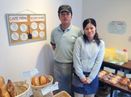 長崎のパン店「小さな丸い好日」が2周年　店主夫妻は熱烈なaikoファン