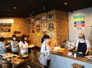 宇部・厚南のパン店「ベーカーズベース」が移転　連日昼に完売