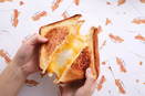 “幻の”グリルドチーズサンドイッチ「Meltyman」京橋エドグランに、カリカリパン×とろ～りチーズ