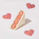 ヴィーガンフルーツサンド専門店「フルーツアンドシーズン」のバレンタイン、苺×濃厚チョコクリーム