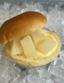 凍らせて食べる　“あいすパン”　涼感たっぷり夏限定のご当地スイーツ　《新潟・三条》