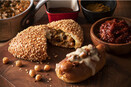 白井屋ザ・ベーカリー　今月のパン　スパイスを効かせた真夏のおすすめパン4種「チリドッグ」「カレーパン」「コーンパン」「クミンバゲット」新発売