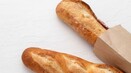 平野レミ　工場まで買いに行く代わりに、パンのおいしいところを食べるのは幼い私の特権だった。かたくなったフランスパンを使ったサバラン風ケーキのつくり方