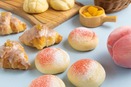 神戸・メリケンパーク自家製パンビュッフェに夏限定“桃フレーバー”、桃のクリームパンなど食べ放題